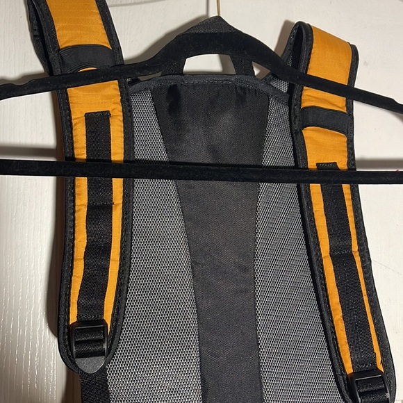 Camelbak Rocket Hydration Hiking Backpack - Picture 9 of 11